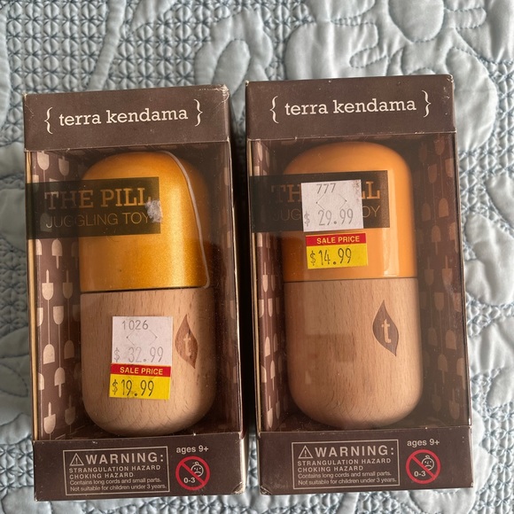 NEW IN BOX! Japanese toys! Terra pills & Kendamas - Picture 4 of 11